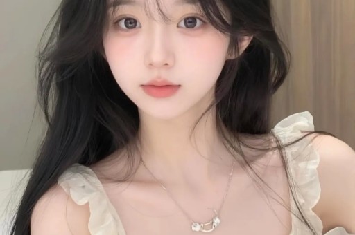 加拿大前总理儿子拍性感大片秀腹肌！硬蹭准继母水果姐热度网友：呃……